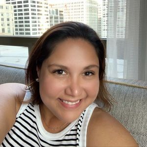 Meet your Posher, Elizabeth